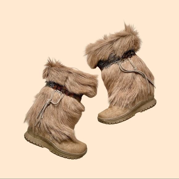 Bearpaw Fur Boots Size 6